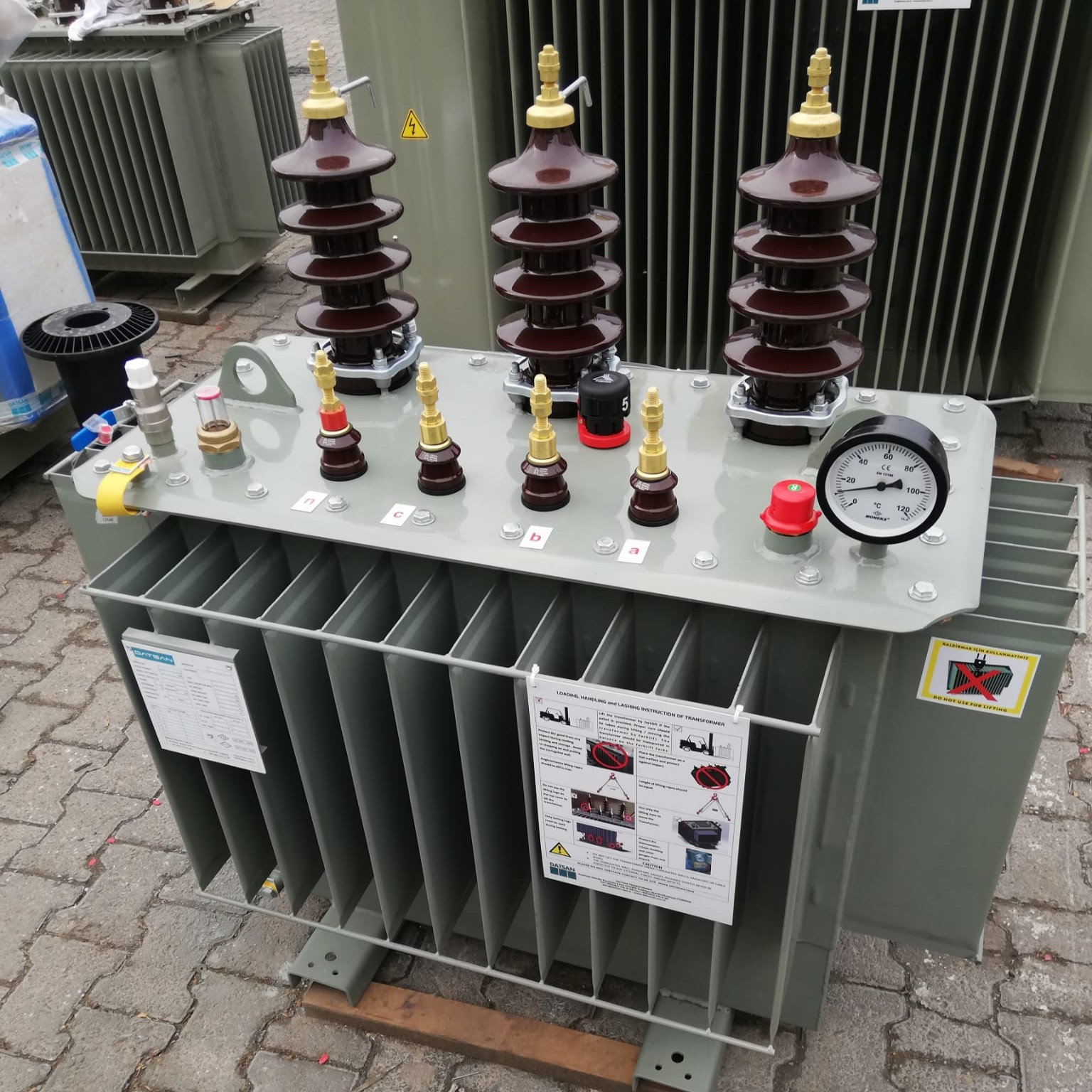 125 kVA reliable distribution transformer