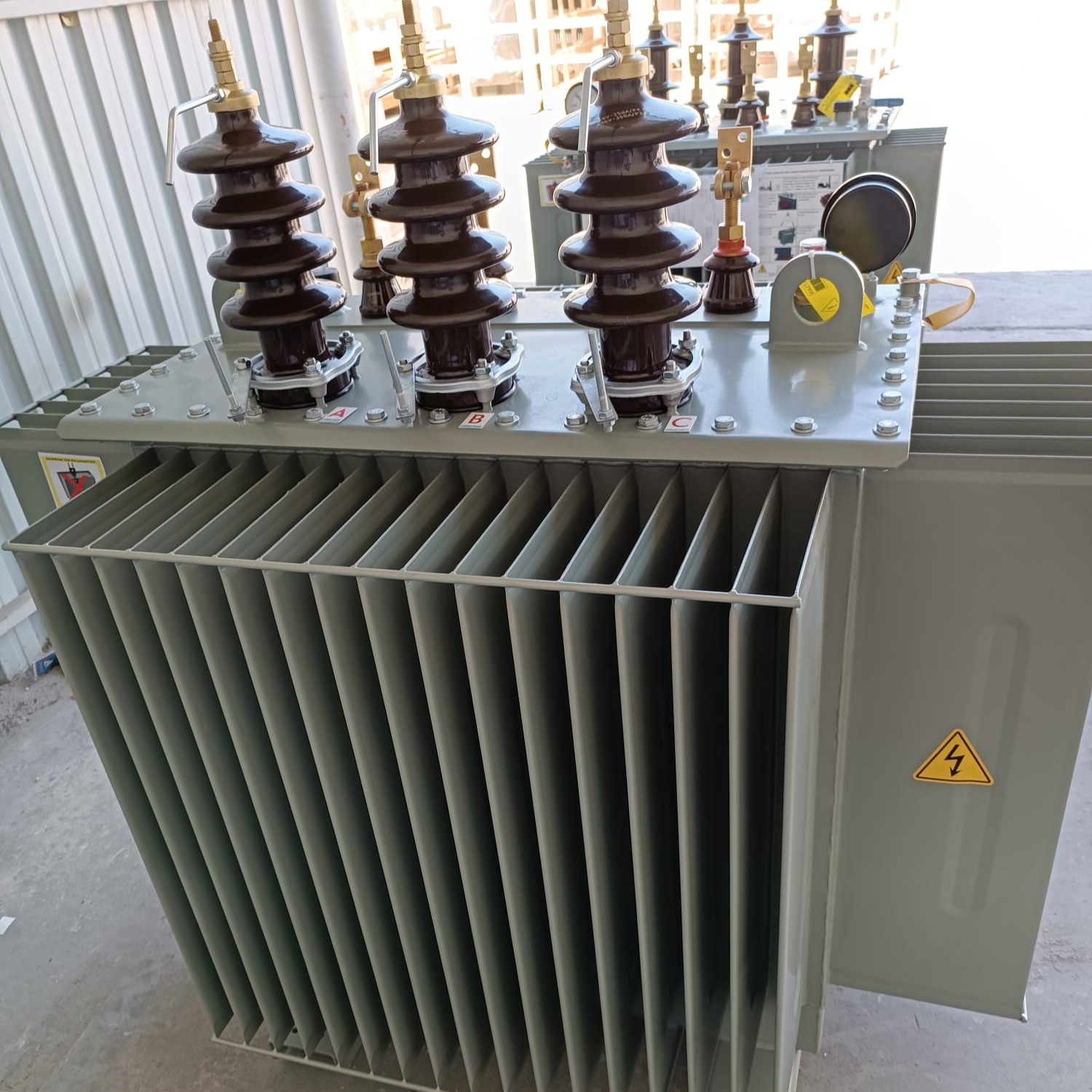 400 kVA high efficiency oil filled transformer