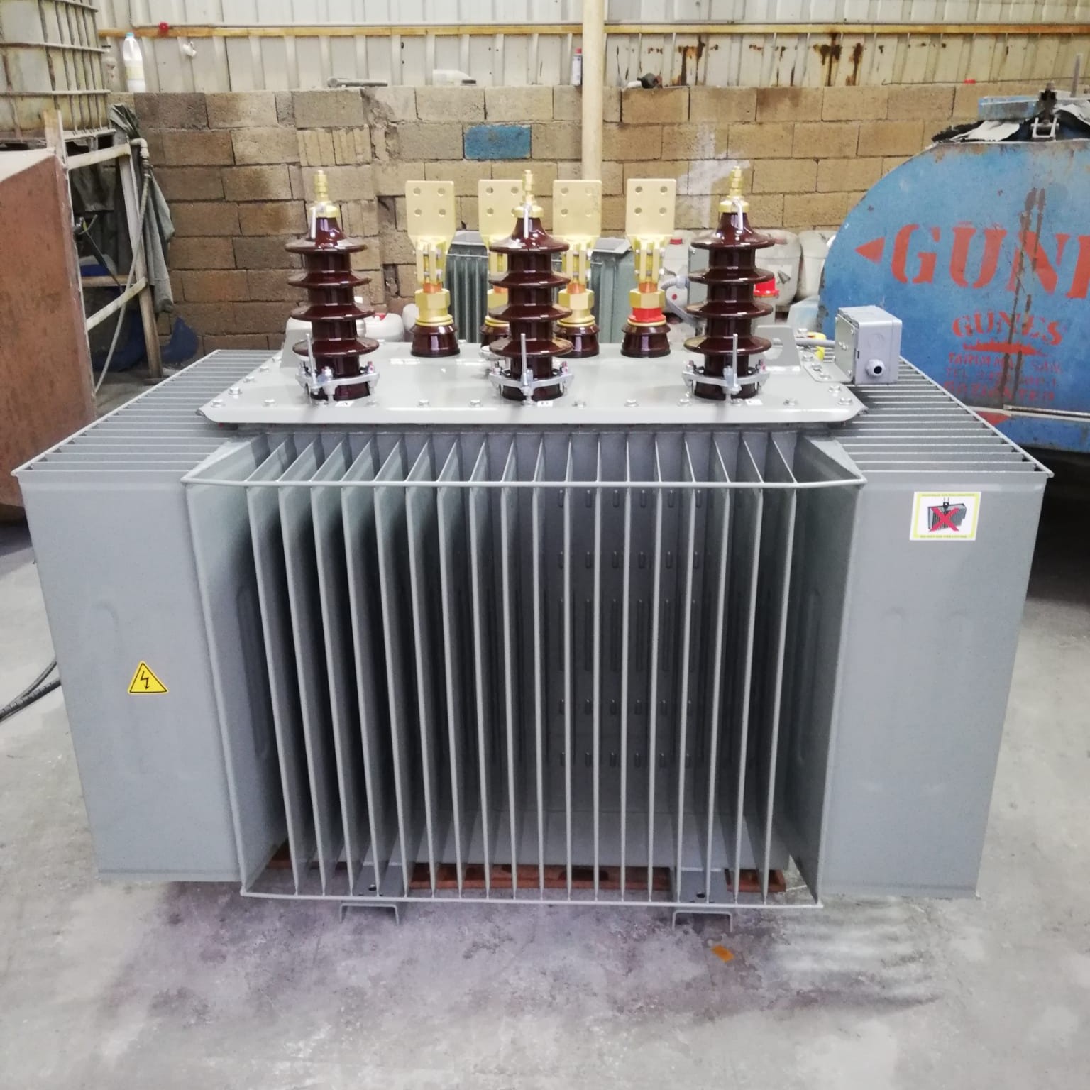 800 kVA industrial distribution transformer